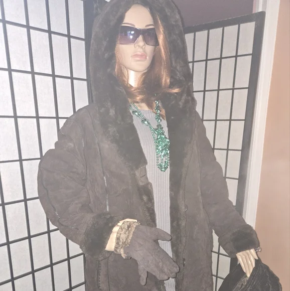 Women's Luxury suede winter hooded coat - Picture 9 of 15